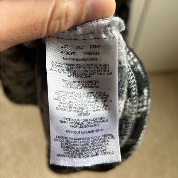 Columbia Hooded Pullover - Black and White Pattern - Picture 5 of 5